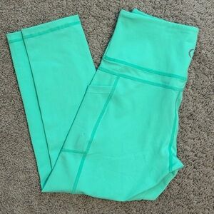 Zyia Light n’ Tight Spring Bud Cropped High Rise Leggings